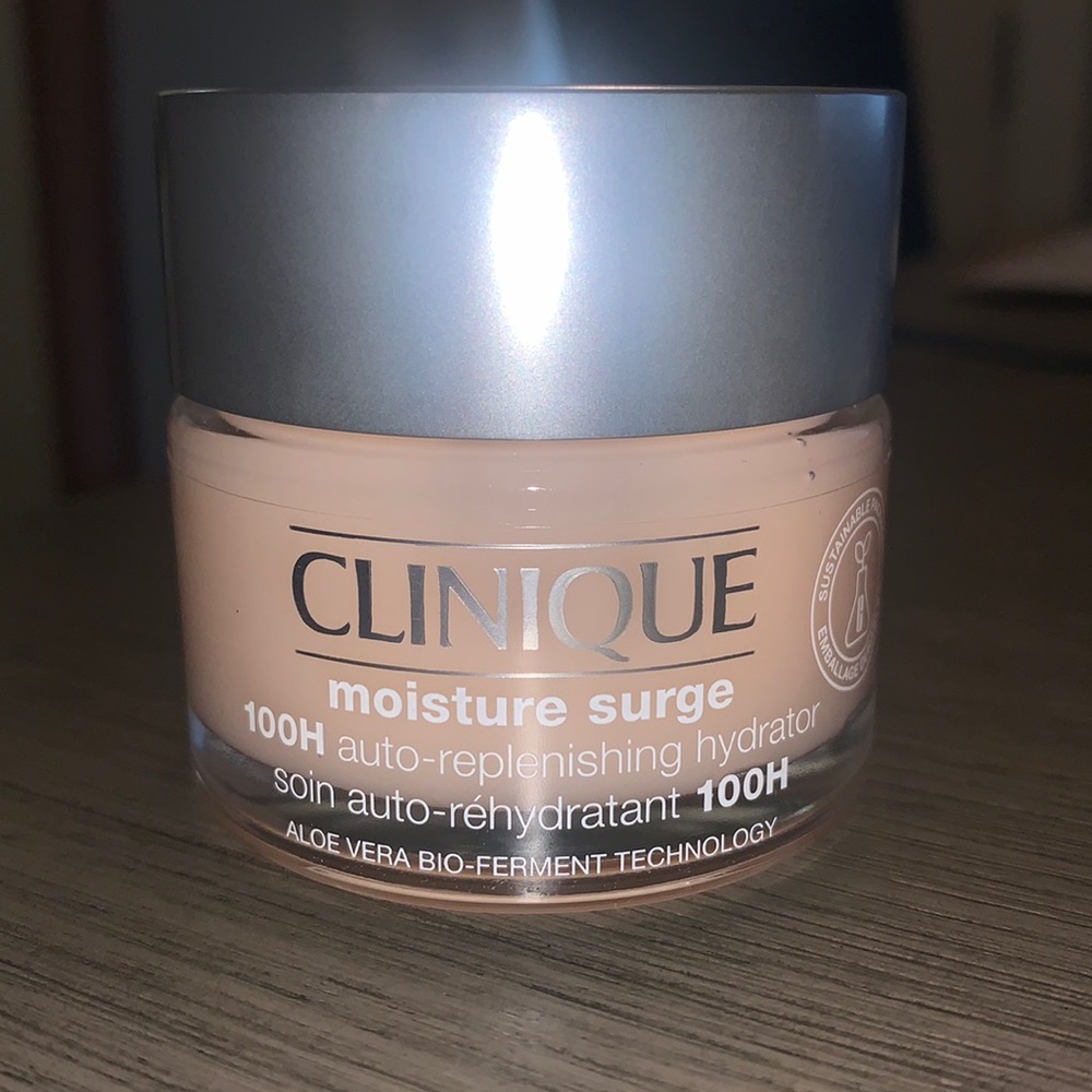 Clinique moisture surge